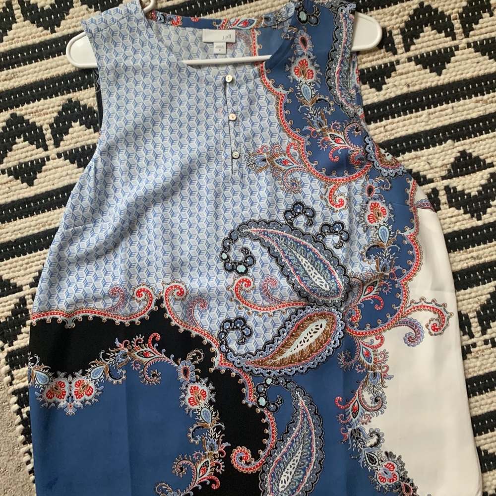 Sleeveless blouse